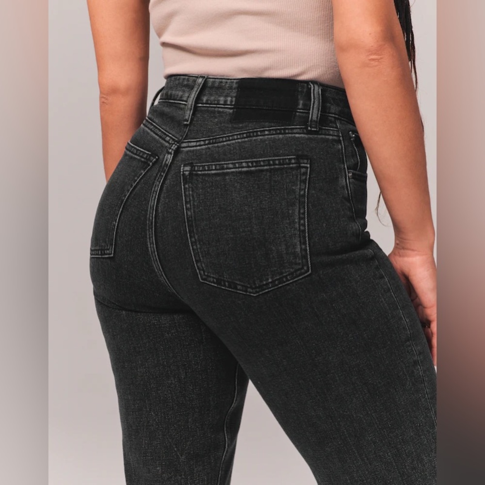 Viral Abercrombie Curve Love High Rise Mom Jeans